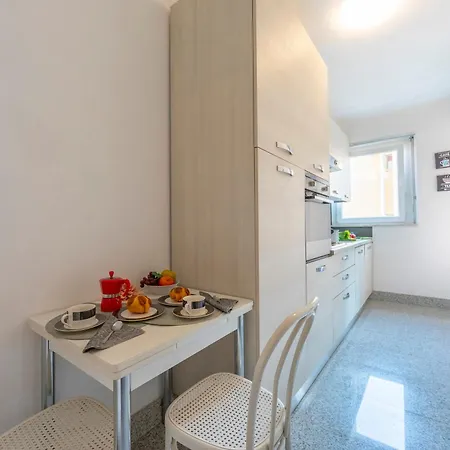 Appartement With Balcony And Parking - Happy *